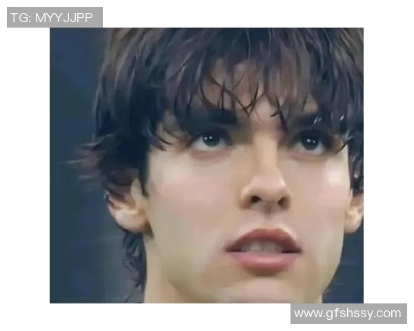 足球明星卡卡的传奇故事与不朽头像背后的精彩人生揭秘