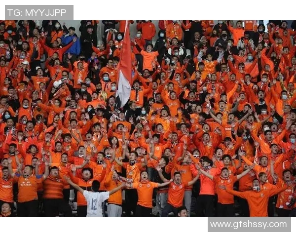 足球明星因个性张扬被誉为狂人引发球迷热议与关注 足球明星因个性张扬被誉为狂人引发球迷热议与关注