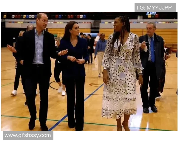 足球明星妻子怀孕甜蜜瞬间曝光幸福生活尽显温馨画面