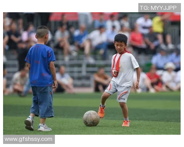 足球明星小瑞的精彩瞬间与个人魅力全景展示