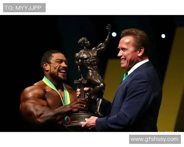 足球明星巨兽盘点那些在赛场上如同猛兽般的传奇球员