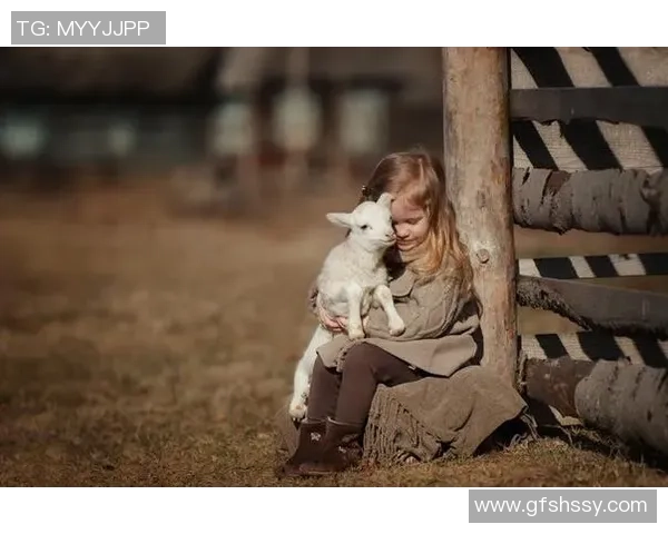 足球明星热情亲吻镜头瞬间捕捉展现魅力与激情的精彩时刻