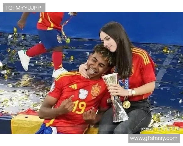 足球明星甜蜜公布恋情视频引发粉丝热议感动瞬间曝光