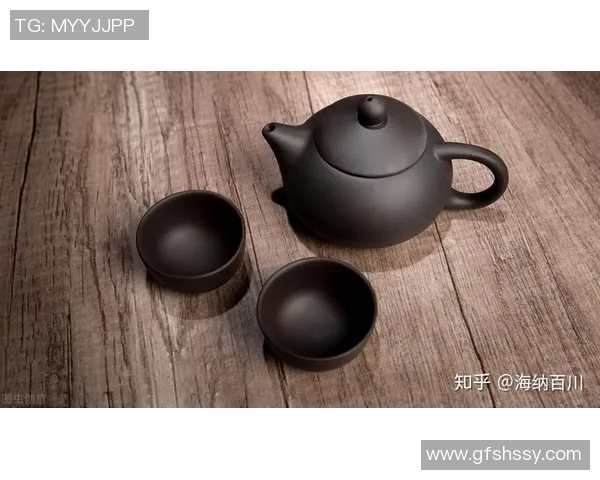 足球明星的茶具偏好揭秘品味与风格的完美结合