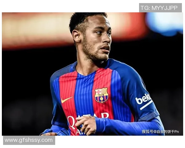 足球明星的笑容背后隐藏的故事与情感分享 足球明星的笑容背后隐藏的故事与情感分享