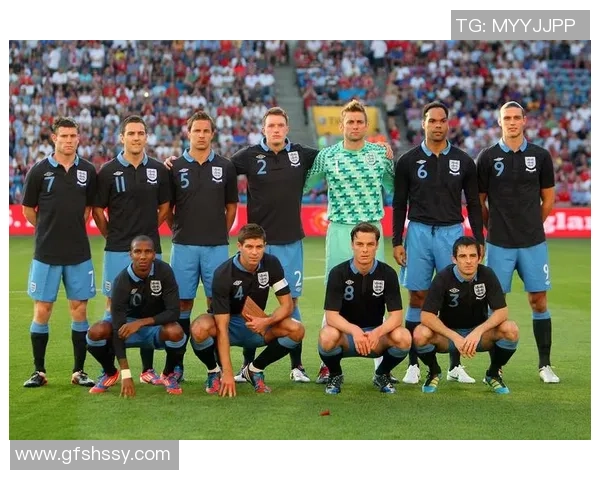 足球明星精彩瞬间全员合照汇总尽享球场魅力与团队精神 足球明星精彩瞬间全员合照汇总尽享球场魅力与团队精神