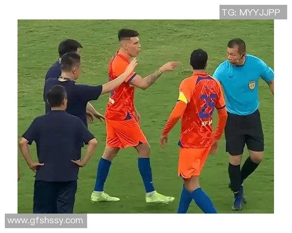 足球明星绯闻曝光引发热议球迷热衷讨论背后真相与影响 足球明星绯闻曝光引发热议球迷热衷讨论背后真相与影响