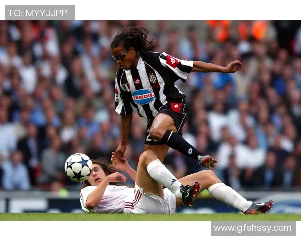 足球明星背后的美丽力量她们如何成就辉煌人生与爱情故事