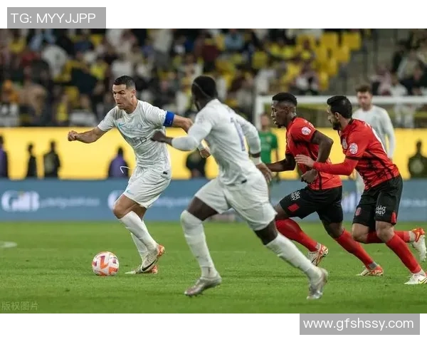 足球明星背后那些不为人知的男生故事与奋斗历程揭秘 足球明星背后那些不为人知的男生故事与奋斗历程揭秘